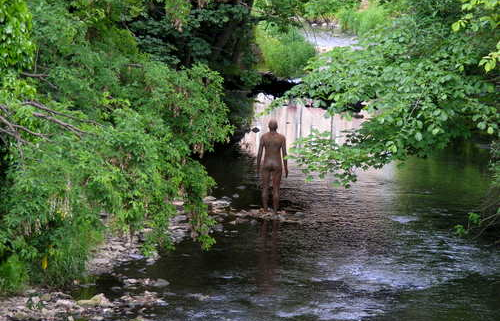 Anthony Gormley statue in Stockbridge